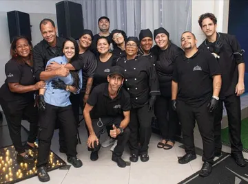 Equipe completa do Buffet Big House